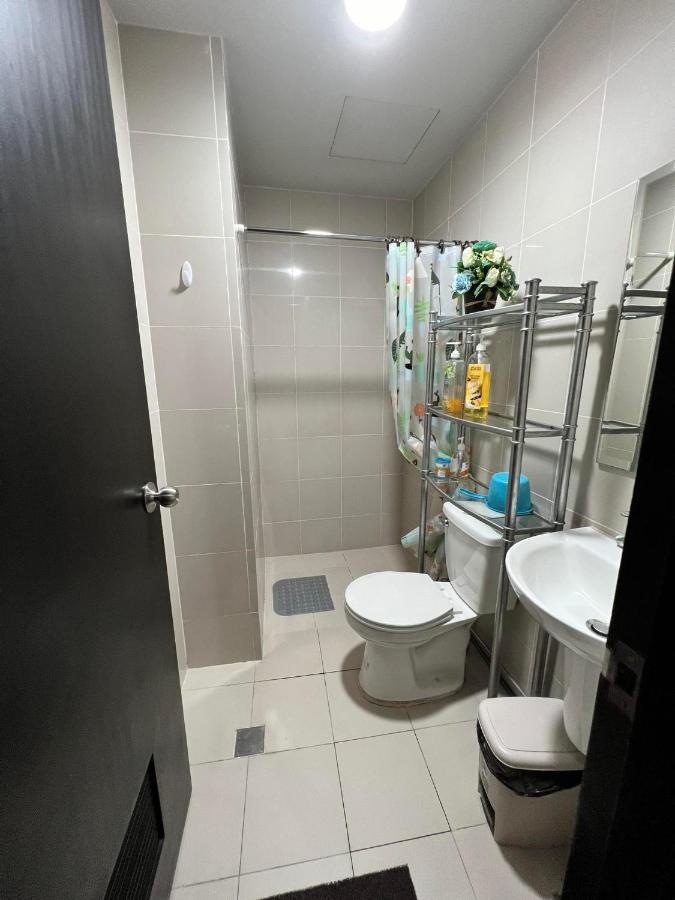 אפרטהוטל מנילה Manhattan Heights Towerb In Araneta Cubao 5Mins Walk To Smart Araneta מראה חיצוני תמונה